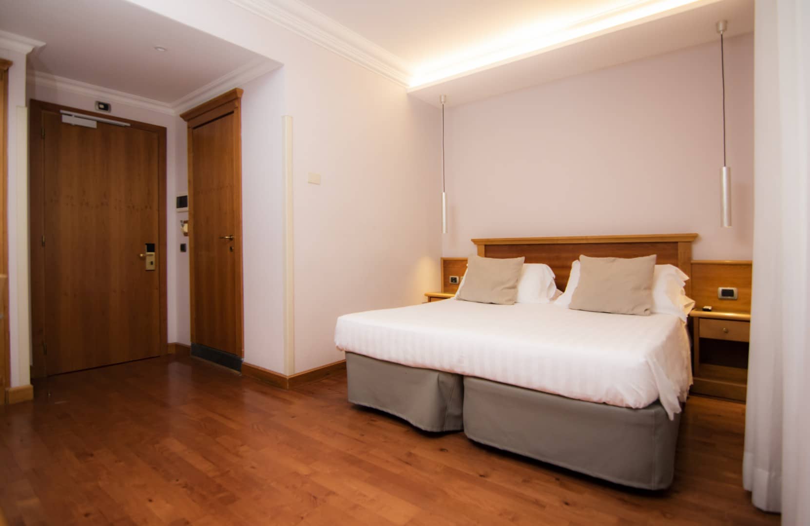 Standard Double Room Hotel Giolli Nazionale Rome3