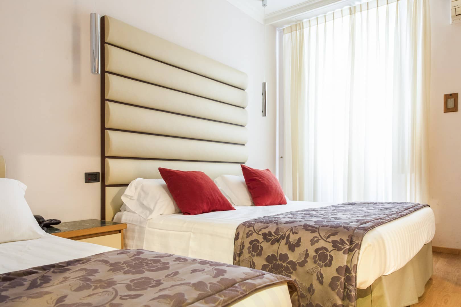 Standard Triple Room Hotel Giolli Nazionale Rome8