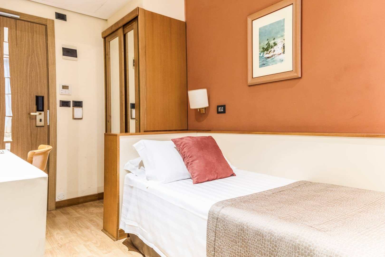 Single Room Hotel Giolli Nazionale Rome8