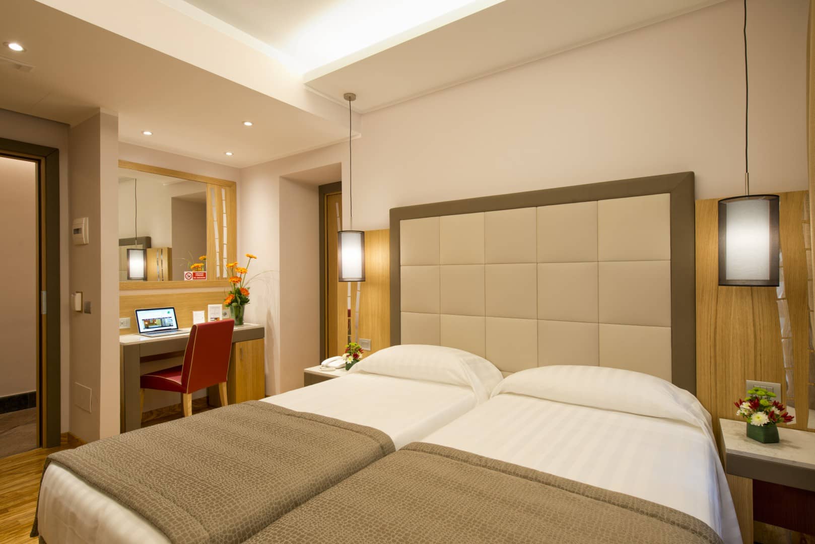 Deluxe Double Room Hotel Giolli Nazionale Rome3