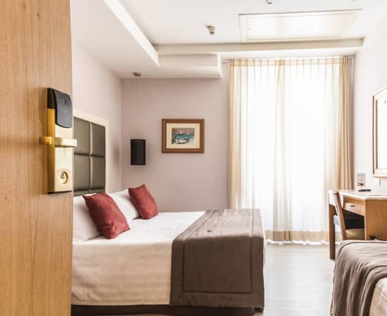Standard Triple Room Hotel Giolli Nazionale Rome11