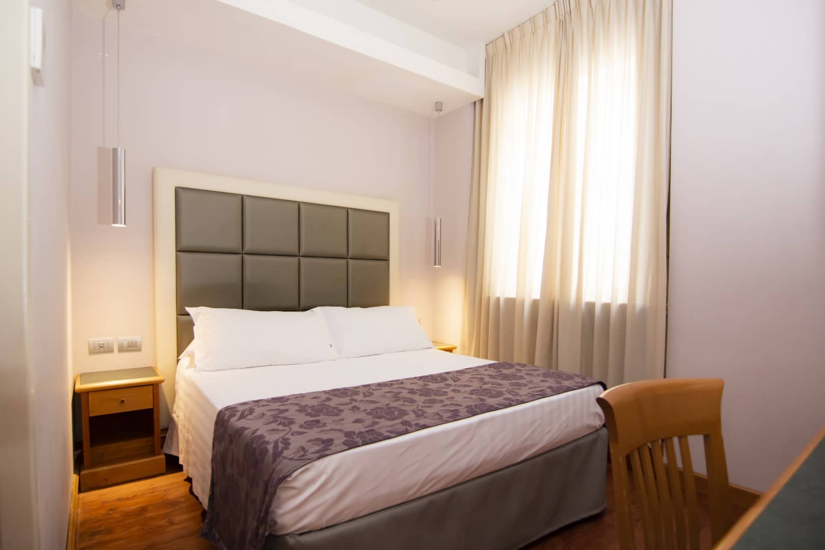 Small Double Room Hotel Giolli Nazionale Rome5