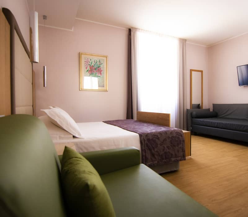 Quadruple Room with View Hotel Giolli Nazionale Rome21