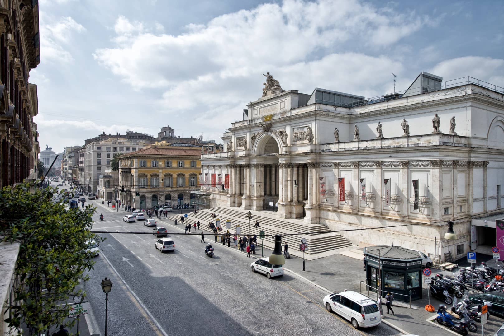 Executive Room with View Hotel Giolli Nazionale Rome6