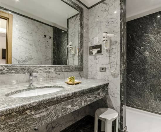 Executive Room with View Hotel Giolli Nazionale Rome7
