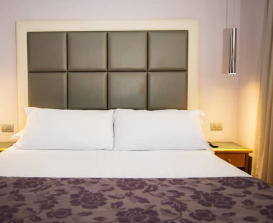 Small Double Room Hotel Giolli Nazionale Rome2