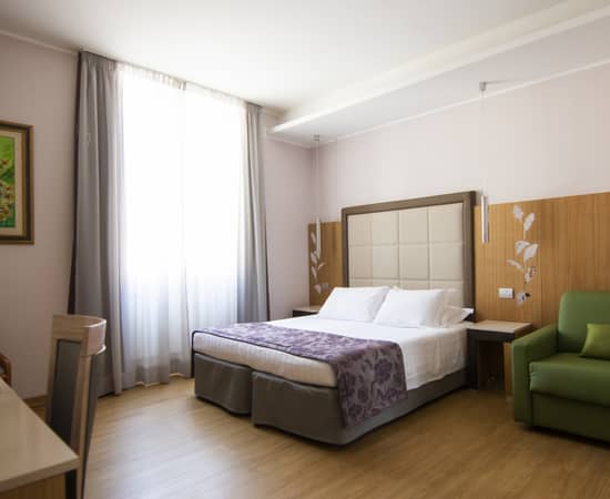 Triple Room with View Hotel Giolli Nazionale Rome3