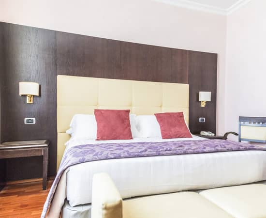 Quadruple Room with View Hotel Giolli Nazionale Rome8