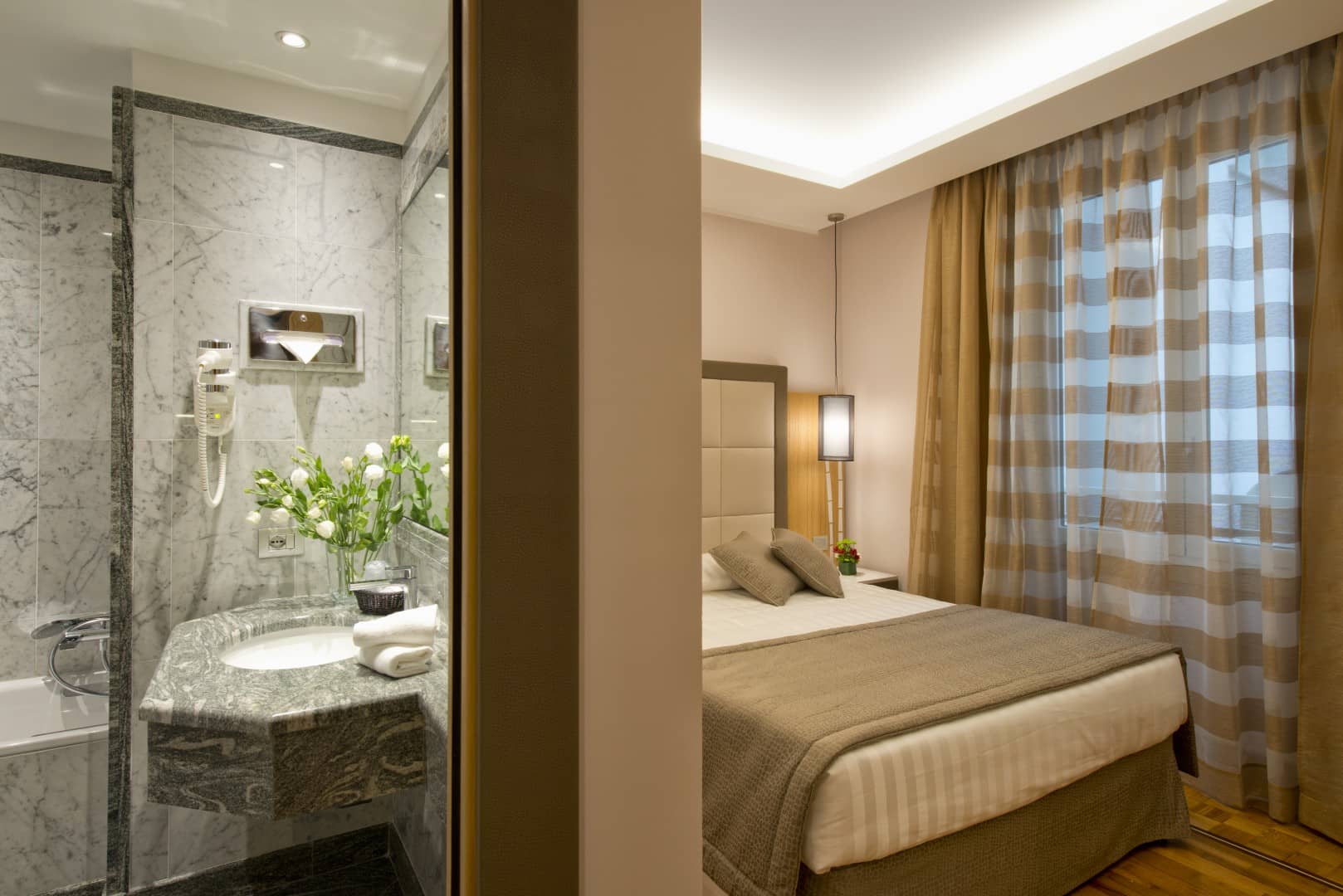 Deluxe Double Room Hotel Giolli Nazionale Rome6