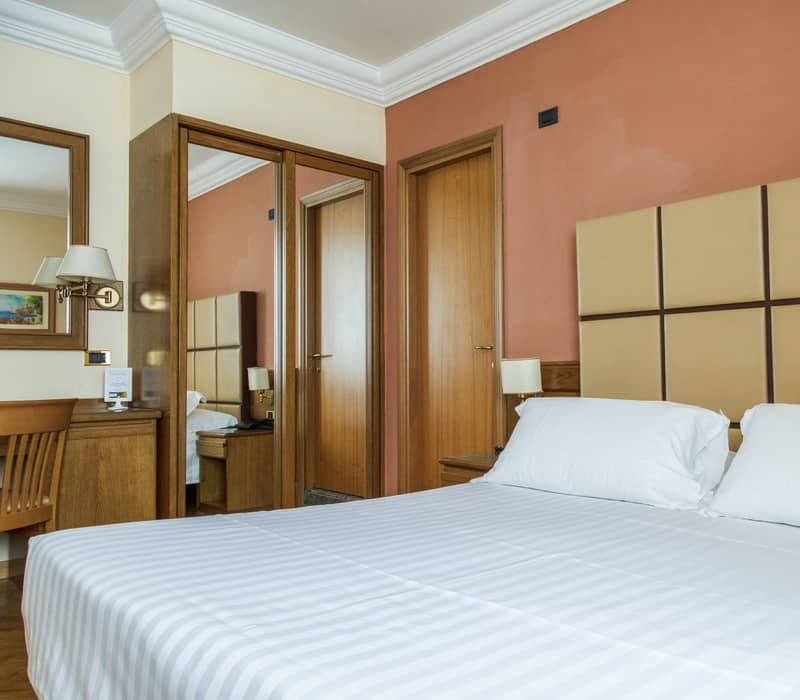 Standard Double Room Hotel Giolli Nazionale Rome23