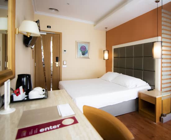 Standard Double Room Hotel Giolli Nazionale Rome10