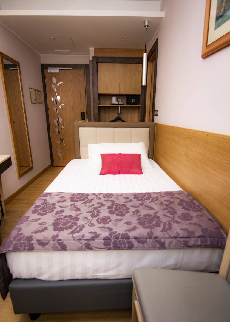 Small Room with French Bed Hotel Giolli Nazionale Rome1
