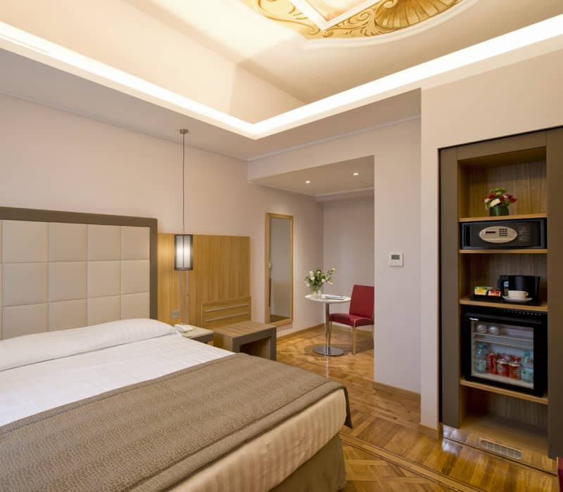 Deluxe Double Room with View Hotel Giolli Nazionale Rome3