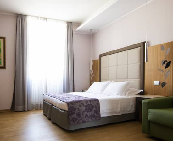 Triple Room with View Hotel Giolli Nazionale Rome8