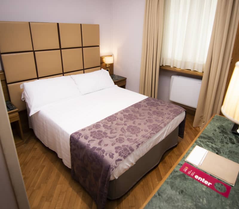 Small Double Room Hotel Giolli Nazionale Rome8